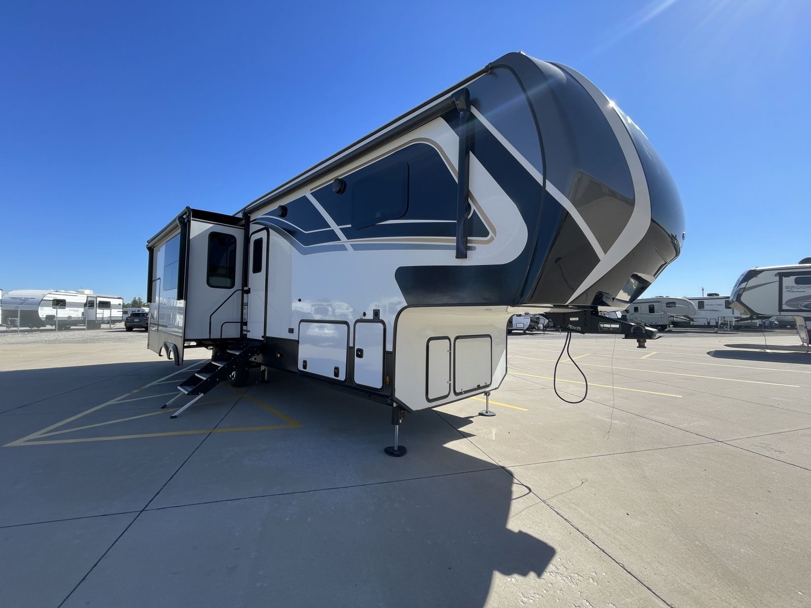 2024 Keystone ALPINE 3102RL - Premier RV
