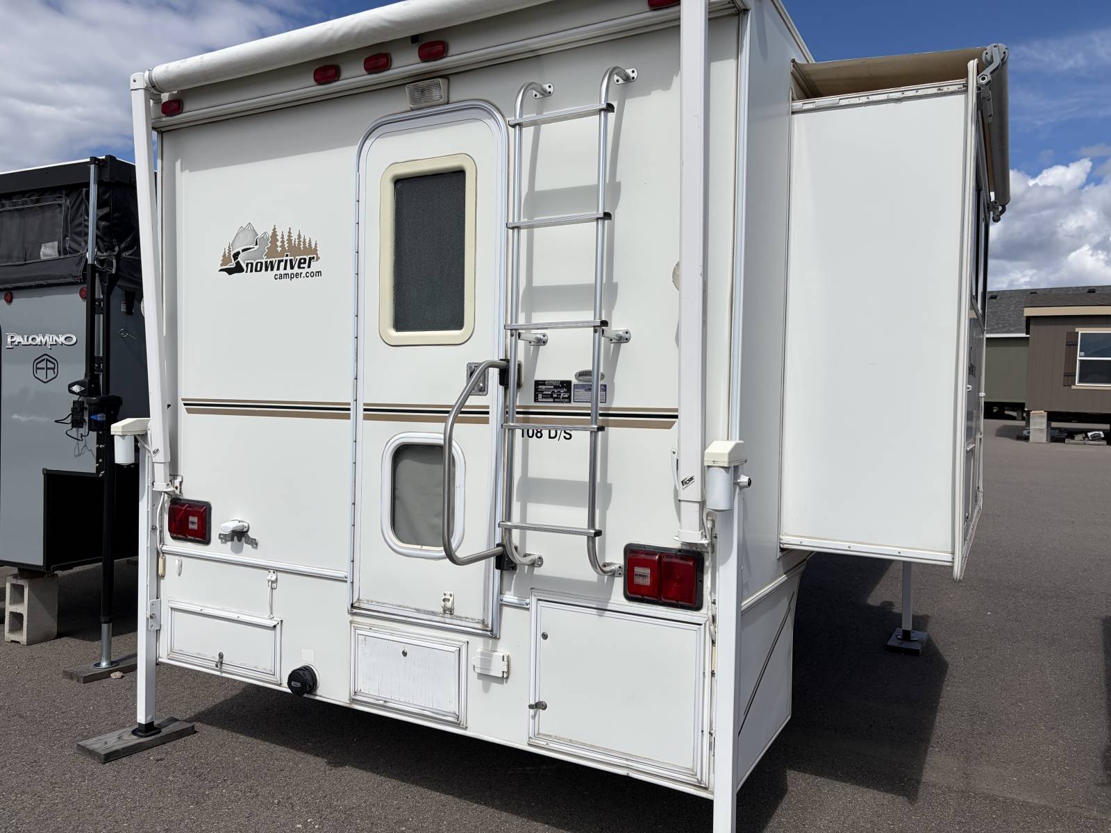 USED 2004 INTERIOR RV PRODUCTS Snow River 108DS - Rangitsch Brothers RV