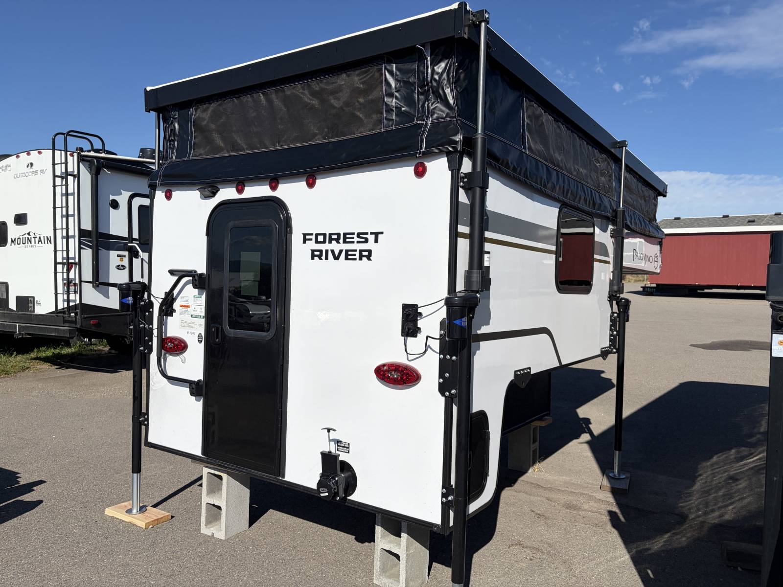 NEW 2027 Palomino SOFTSIDE SZSS-1240 - Rangitsch Brothers RV