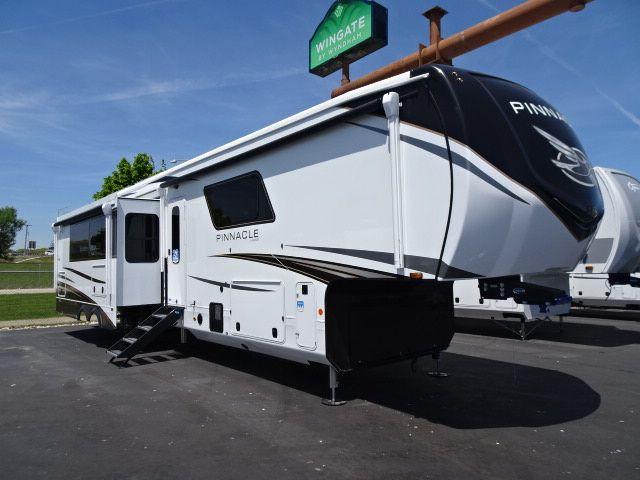 New 2025 Jayco Pinnacle 38FBRK - Rick's RV Center