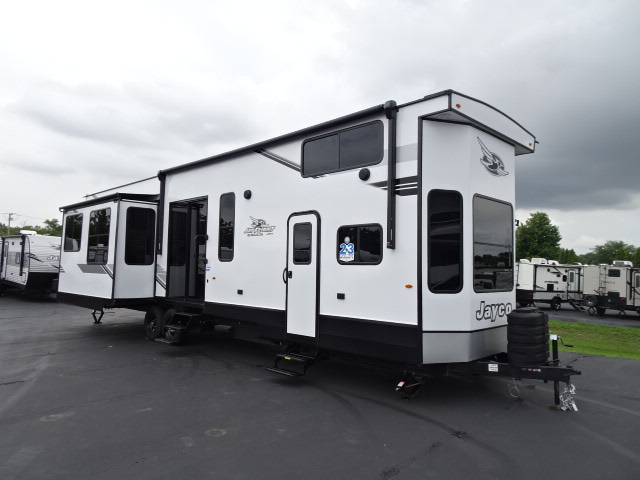 New 2026 Jayco Jay Flight Bungalow 40DLFT - Rick's RV Center