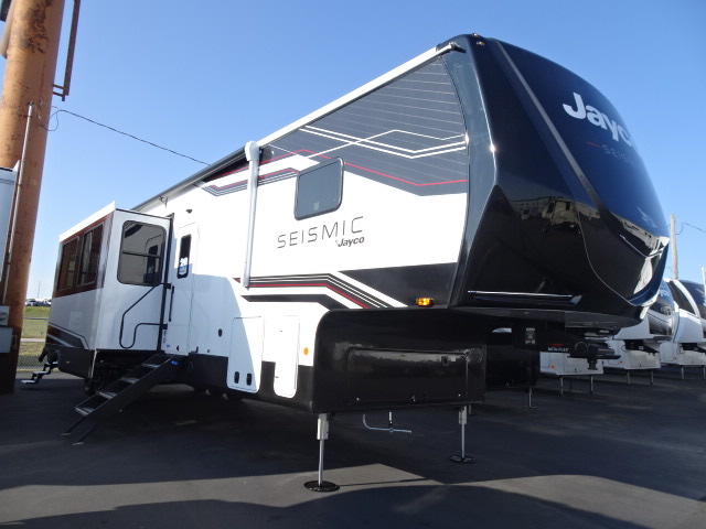 New 2026 Jayco Seismic 395 - Rick's RV Center
