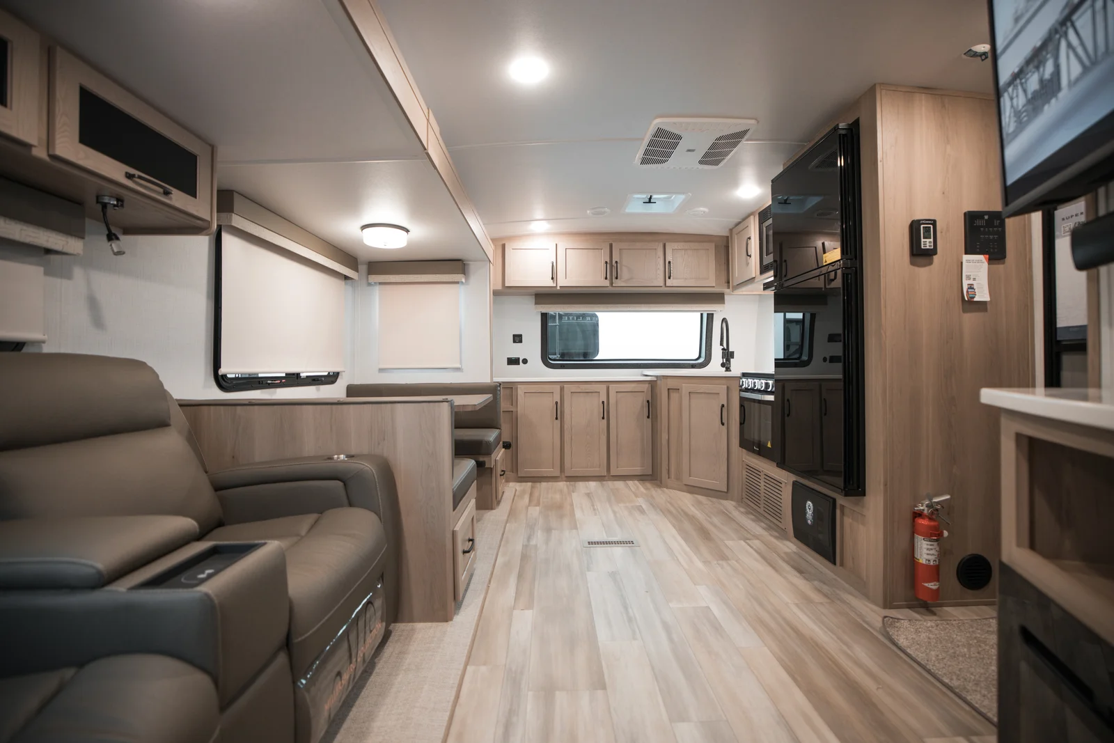 2025 FOREST RIVER FLAGSTAFF SUPER LITE 26FKBS Van Buren, AR