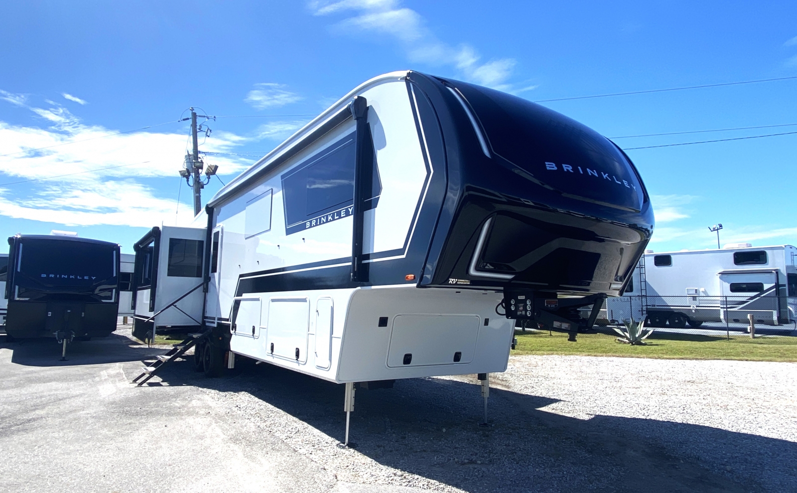 2024 Brinkley Model Z 3610 - RV Connections