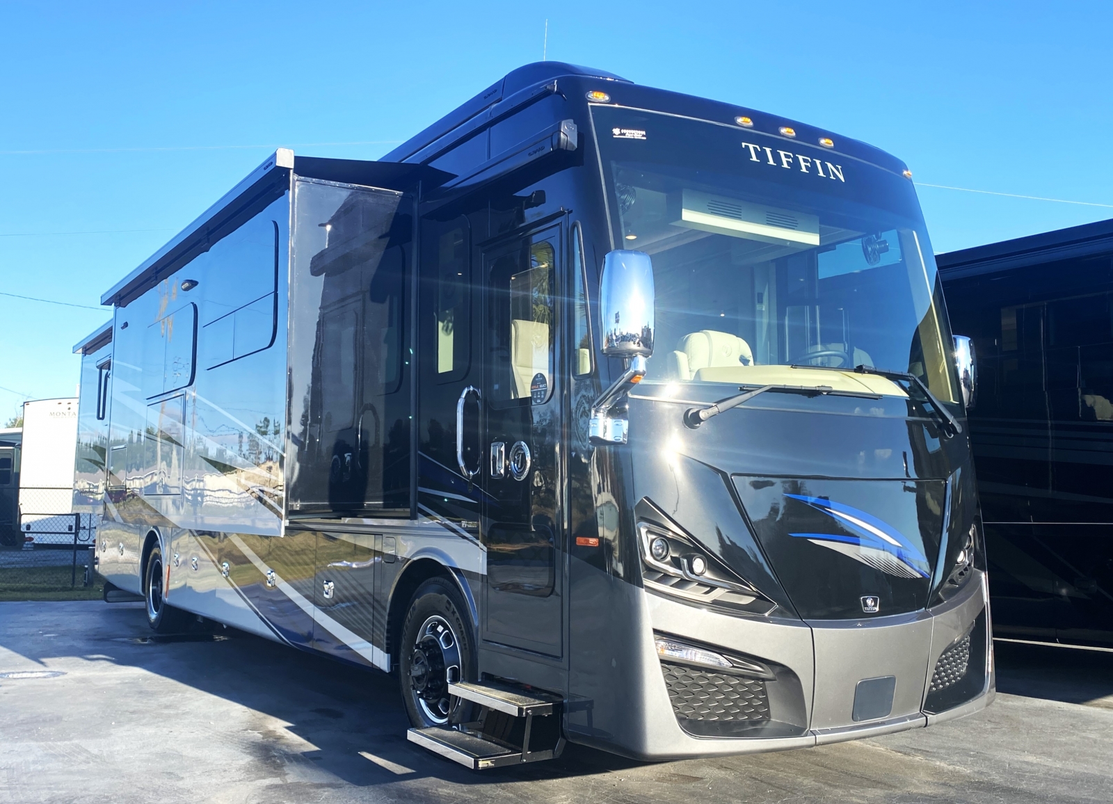 2026 Tiffin Motorhomes Phaeton 40 IH - RV Connections