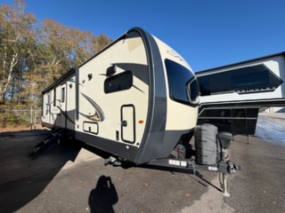 2019 Forest River Rockwood Signature Ultra Lite 8335BSS - RV Connections