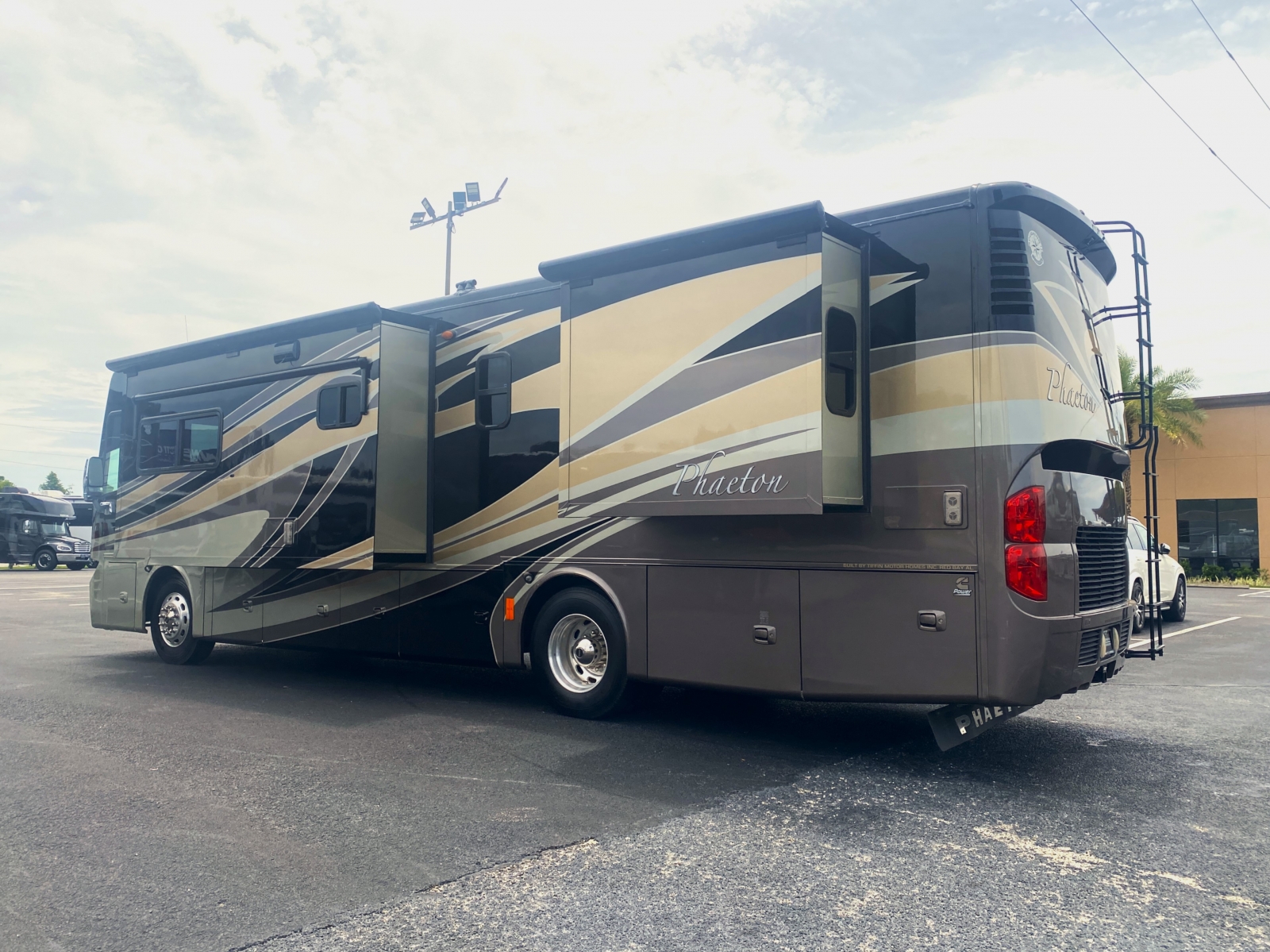 2013 Tiffin Motorhomes Phaeton 36GH | RV Connections | Panama City