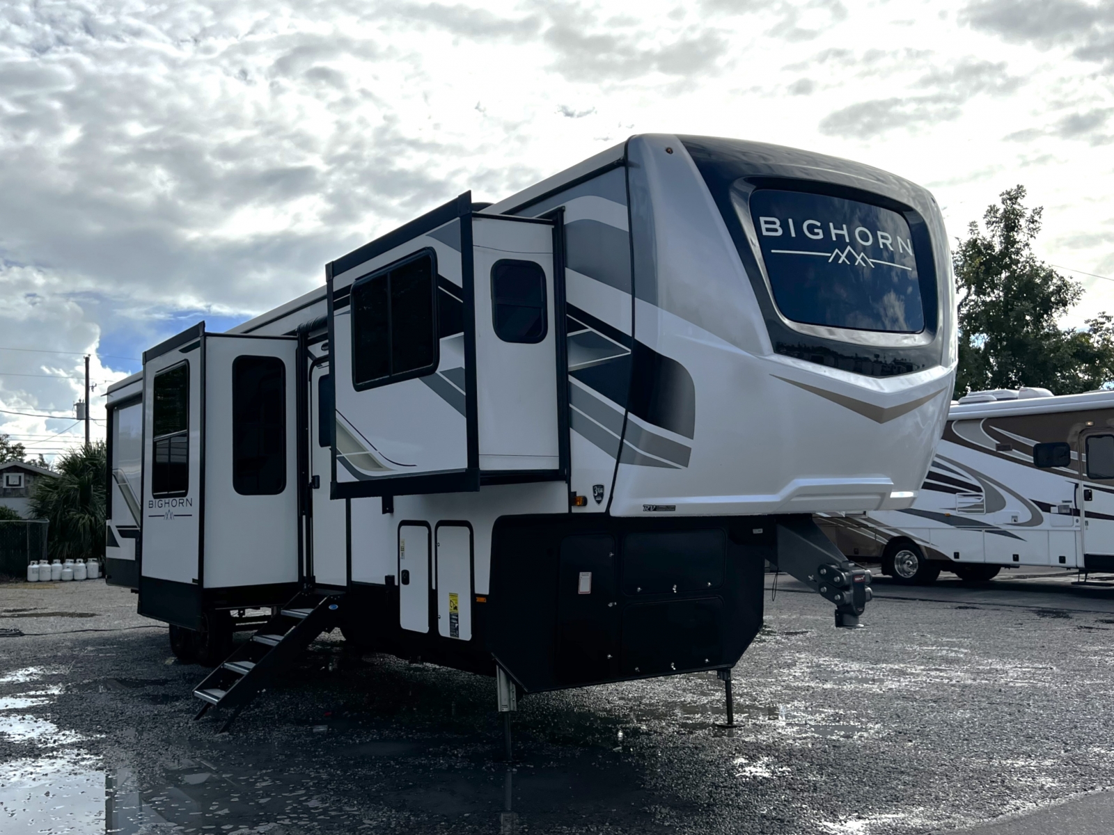 2024 Heartland Bighorn 3930FL - RV Connections