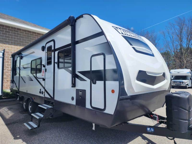 NEW 2023 Winnebago Minnie 2832FK - Seacoast RV