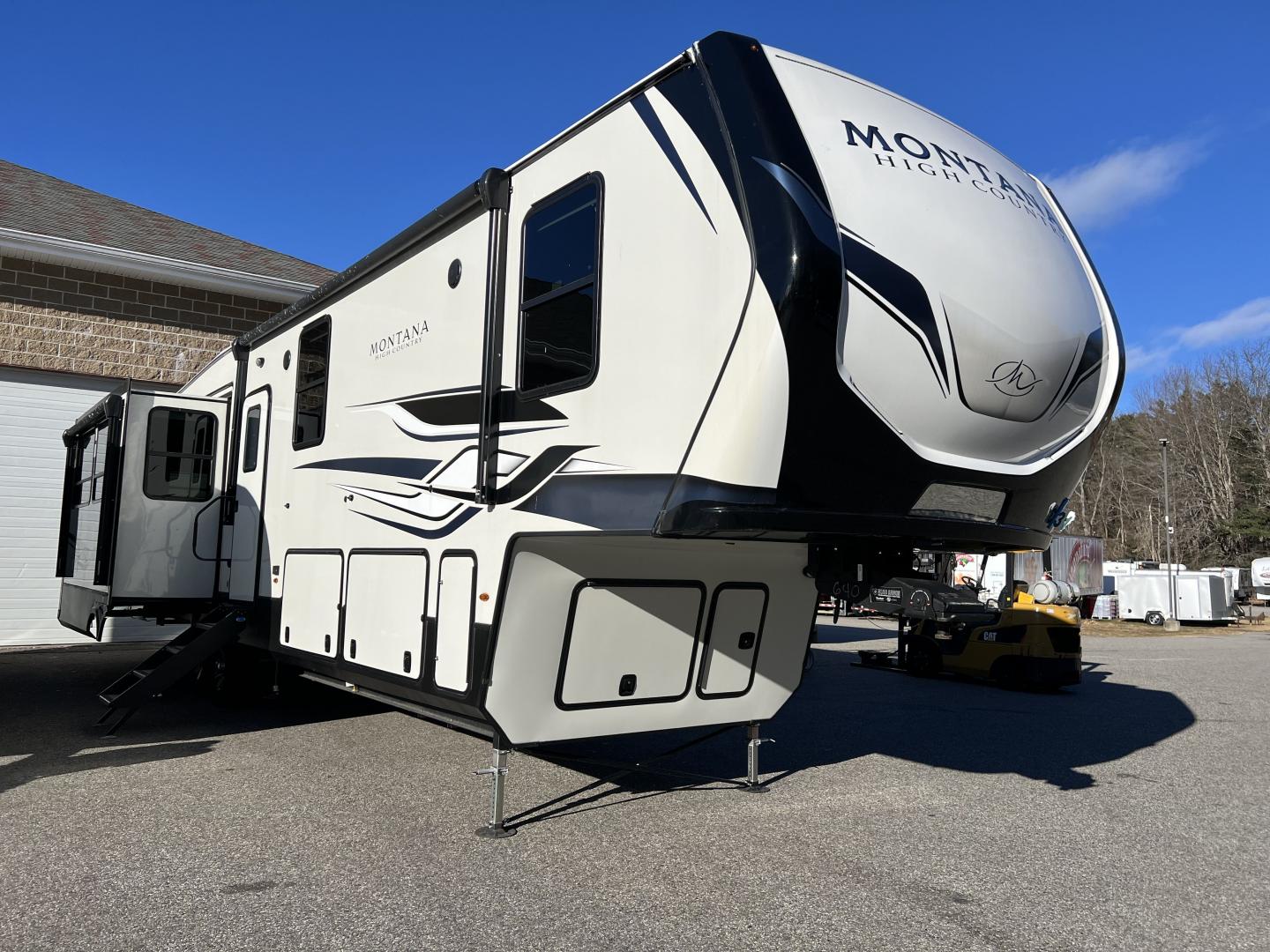 USED 2023 Montana High Country 385BR - Seacoast RV