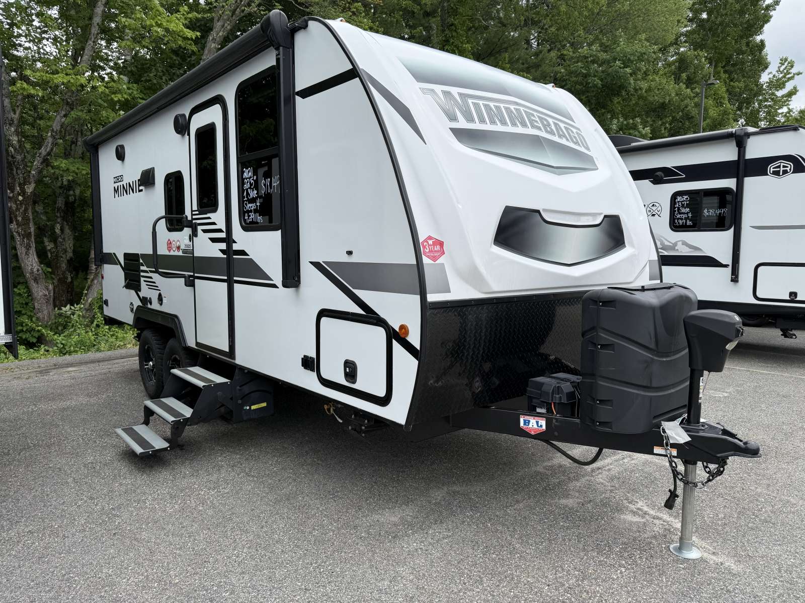 USED 2021 Winnebago Micro Minnie 2108DS - Seacoast RV