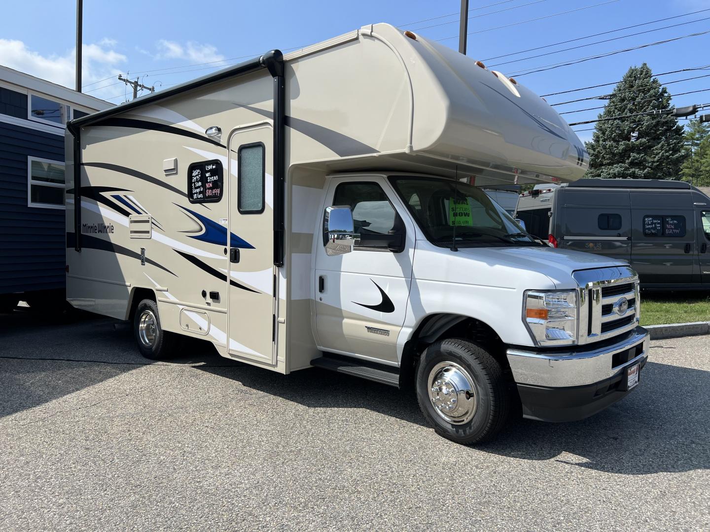 NEW 2025 Winnebago Minnie Winnie 22M - Seacoast RV