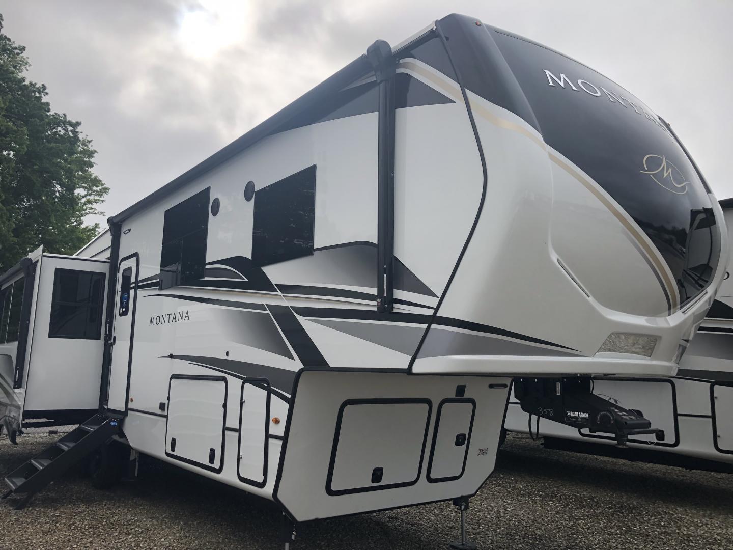 NEW 2025 KEYSTONE MONTANA 3231CK - Setzers RV
