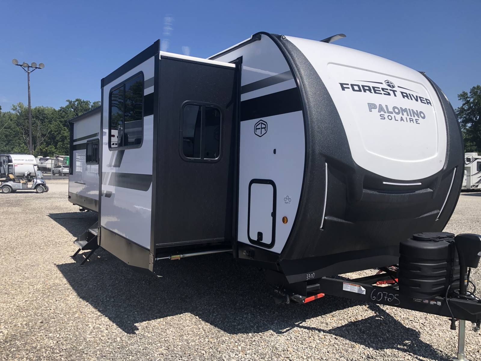 NEW 2026 PALOMINO SOLAIRE 3300FBLS - Setzers RV