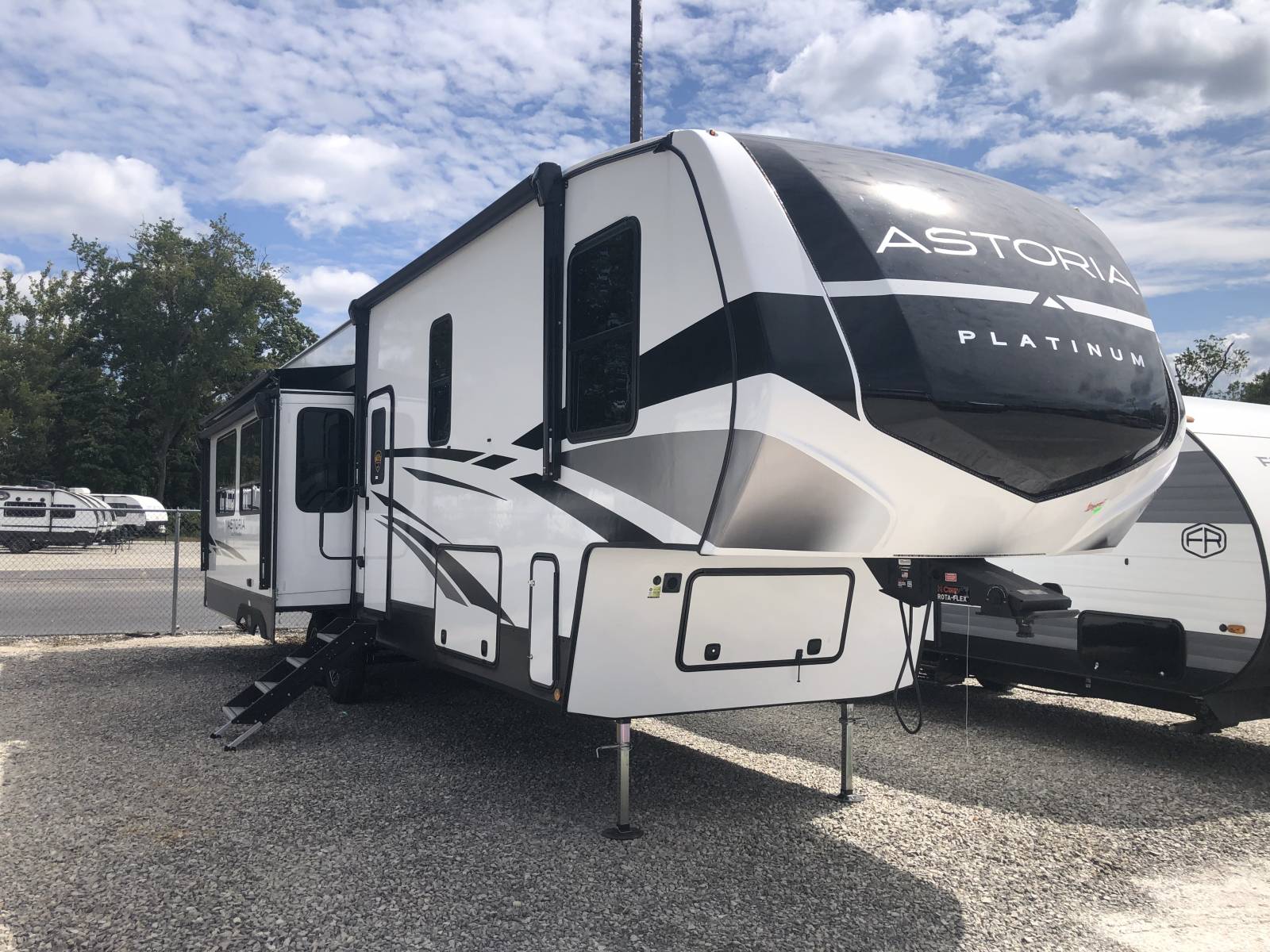 NEW 2026 DUTCHMEN ASTORIA 3403RKP - Setzers RV