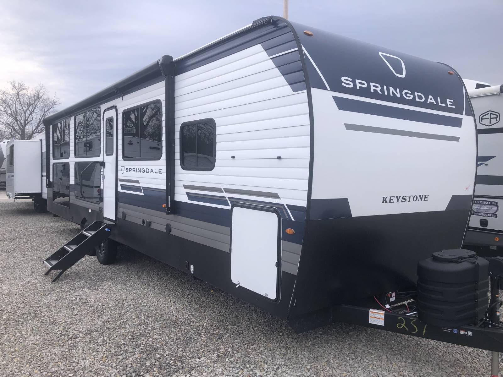 NEW 2026 KEYSTONE SPRINGDALE 31SUNROOM - Setzers RV