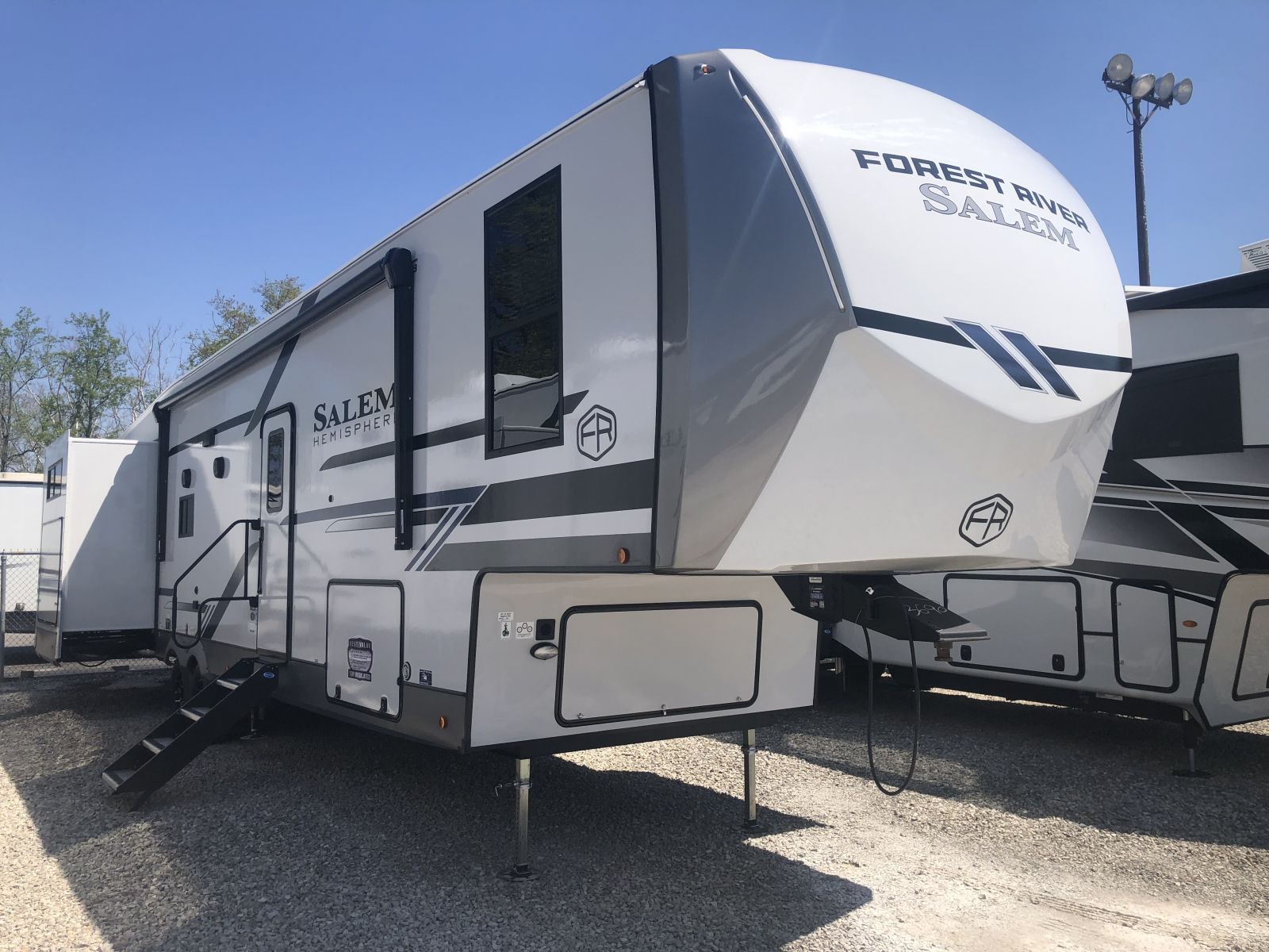 NEW 2026 FOREST RIVER SALEM HEMISPHERE 356QB - Setzers RV