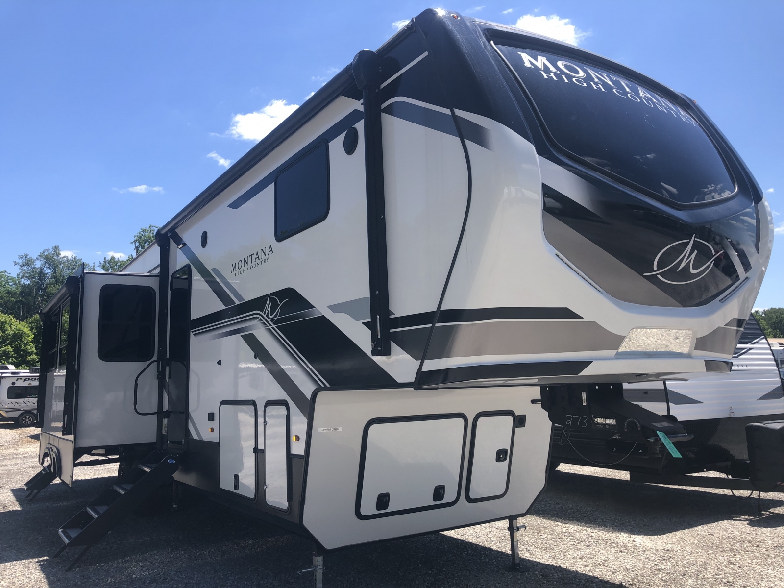 USED 225 KEYSTONE MONTANA HIGH COUNTRY 389BH - Setzers RV