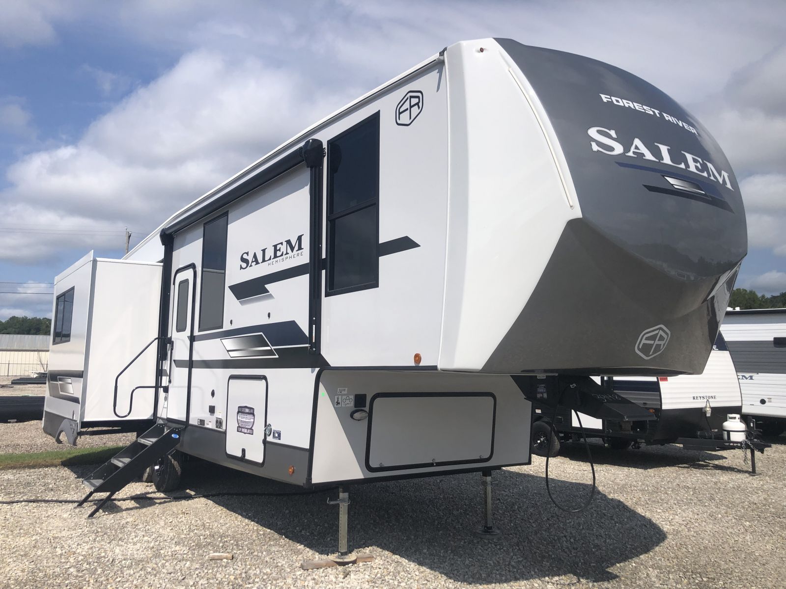 NEW 2027 FOREST RIVER SALEM HEMISPHERE 286RL - Setzers RV