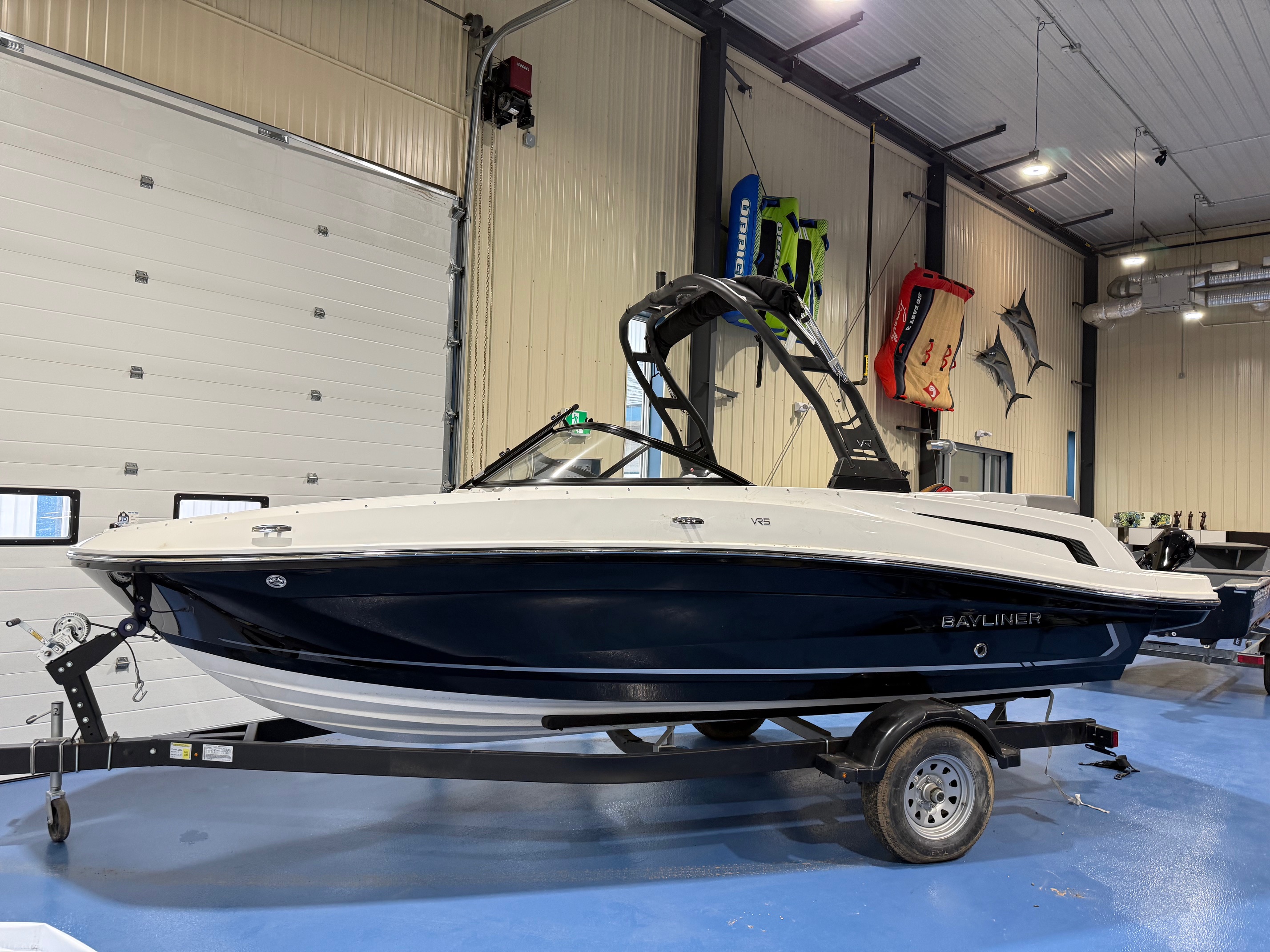 NEW 2025 Bayliner VR5 - Shipwreck Marine