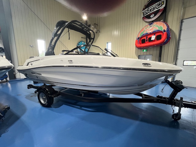 NEW 2025 Bayliner VR5 - Shipwreck Marine