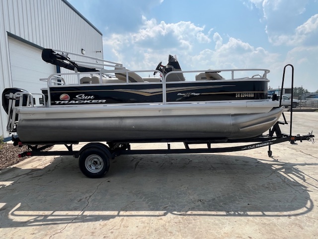 USED 2022 Suntracker Bass Buggy 18 - Shipwreck Marine