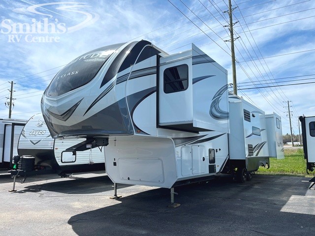 Image of 2022 GRAND DESIGN SOLITUDE 3740BH