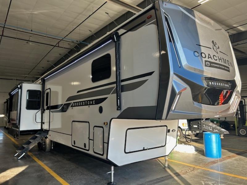 2025 Coachmen Brookstone 370RLLO