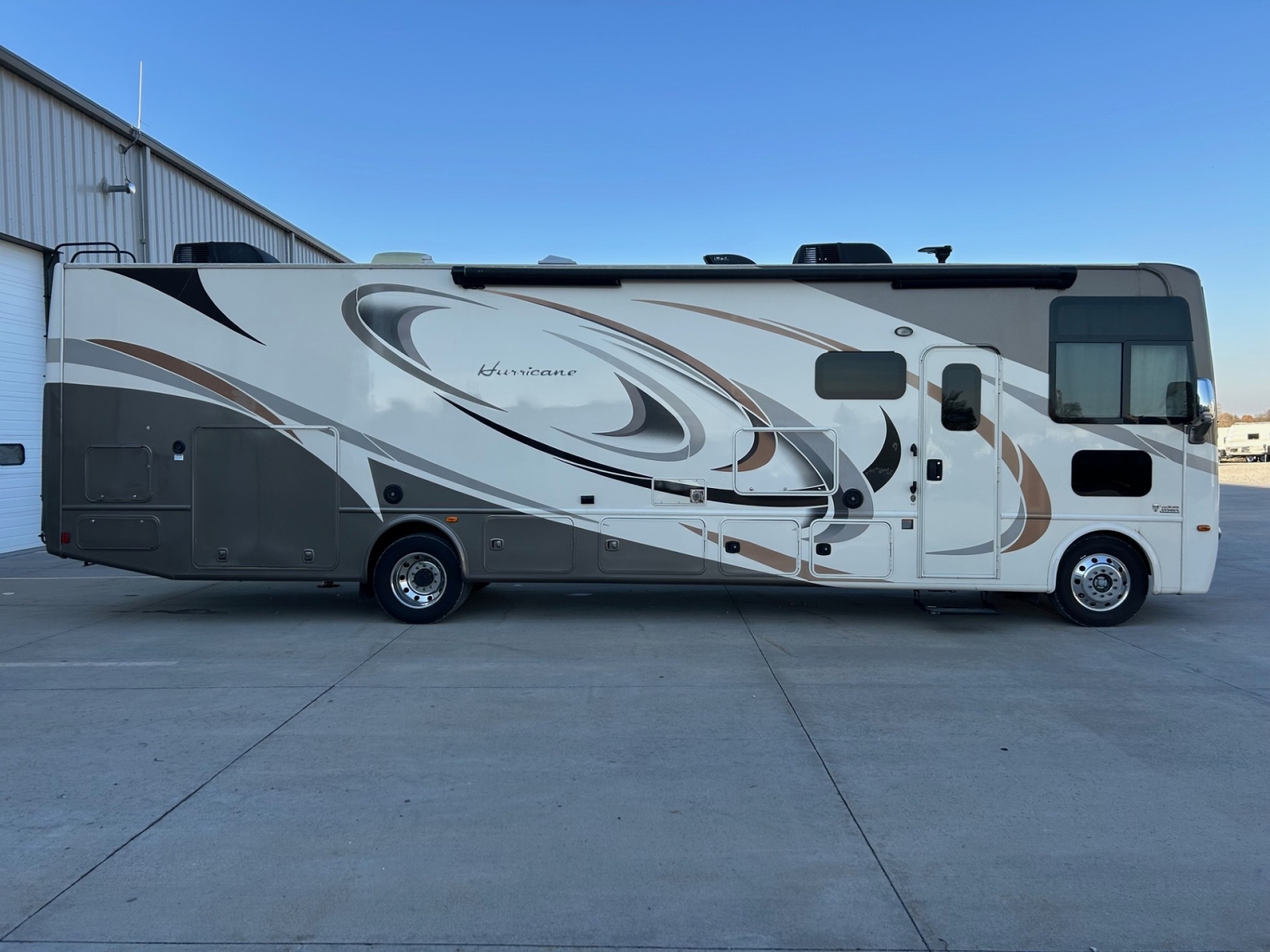 2017 Thor Motorcoach Huricane 34F