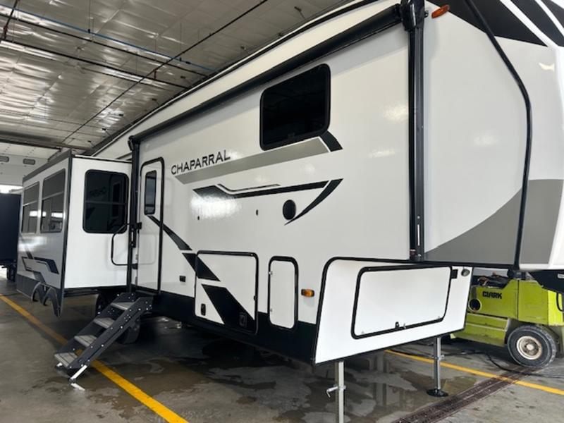 2025 Coachmen Chaparral 336TSIK