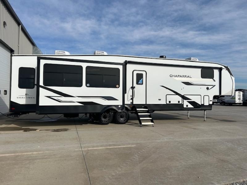 2025 Coachmen Chaparral 393MBX