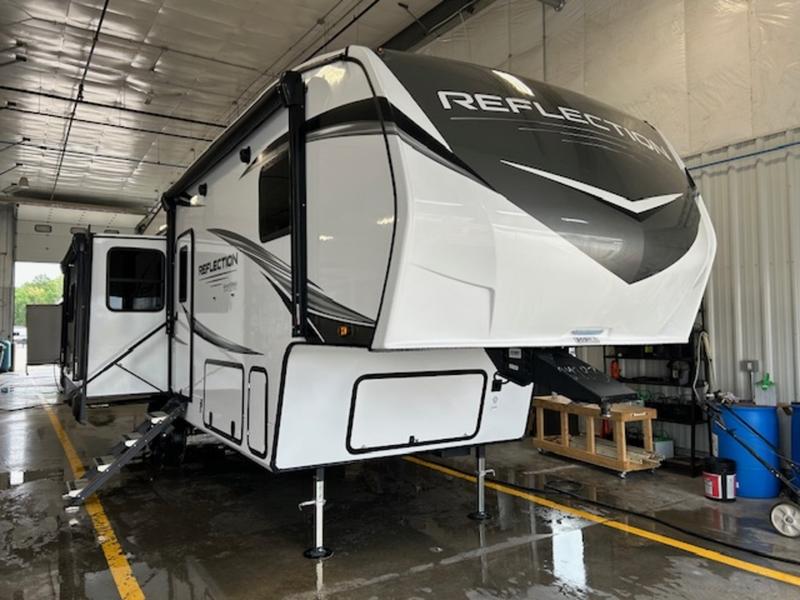2023 Grand Design Reflection Fifth-Wheels 303RLS