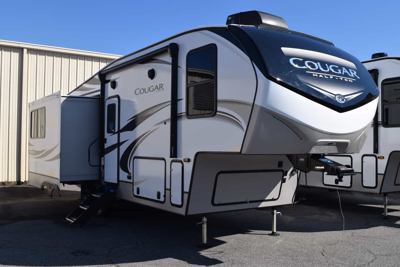 NEW 2021 Keystone COUGAR HALF-TON 27SGS