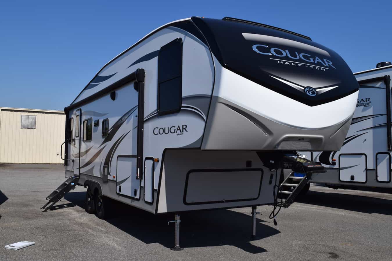 NEW 2021 Keystone COUGAR HALF-TON 24RDS