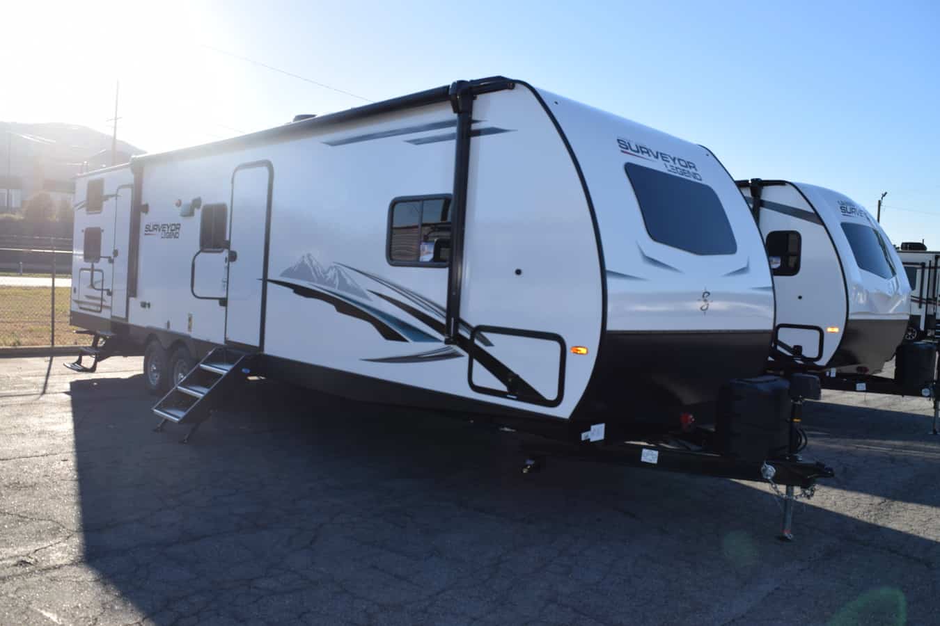 NEW 2021 Forest River SURVEYOR 320BHLE