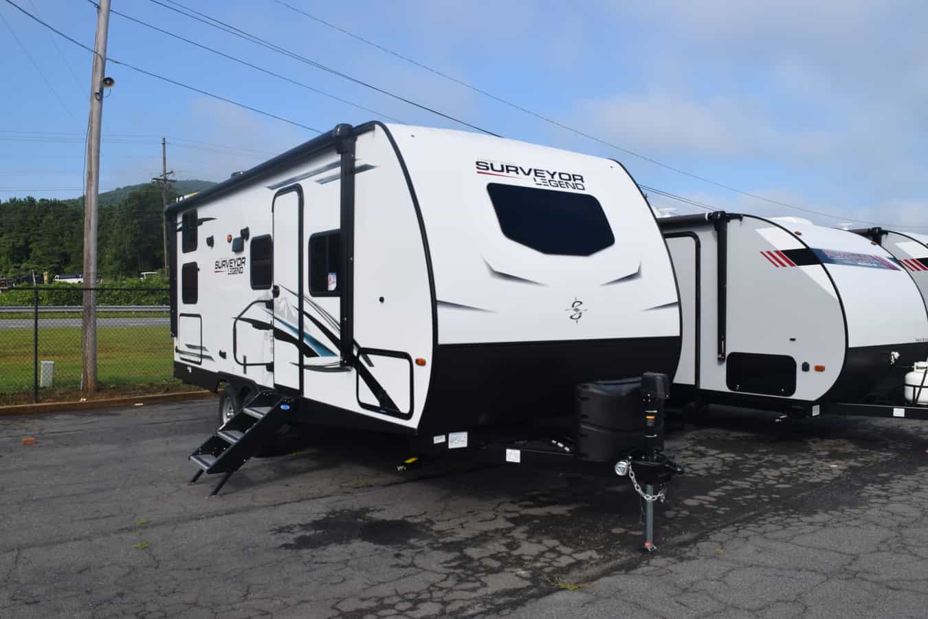 NEW 2021 Forest River SURVEYOR 240BHLE