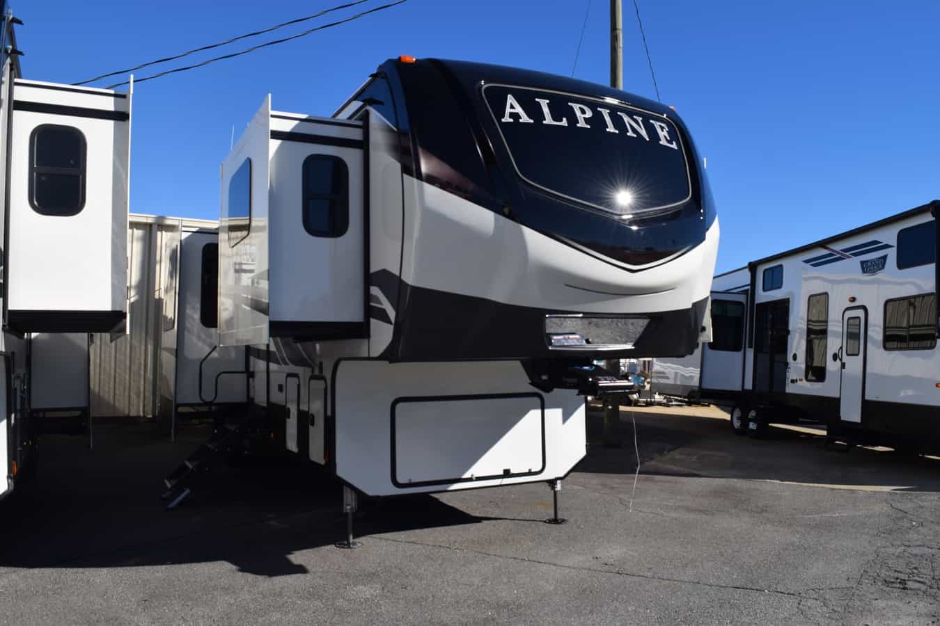 NEW 2021 Keystone ALPINE 3712KB