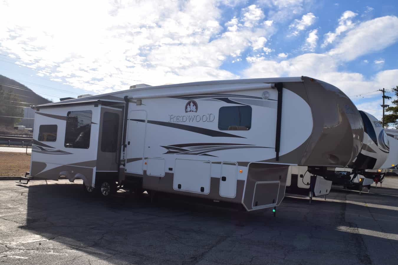 USED 2012 Redwood REDWOOD 38BR