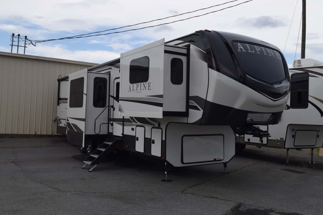 NEW 2021 Keystone ALPINE 3700FL