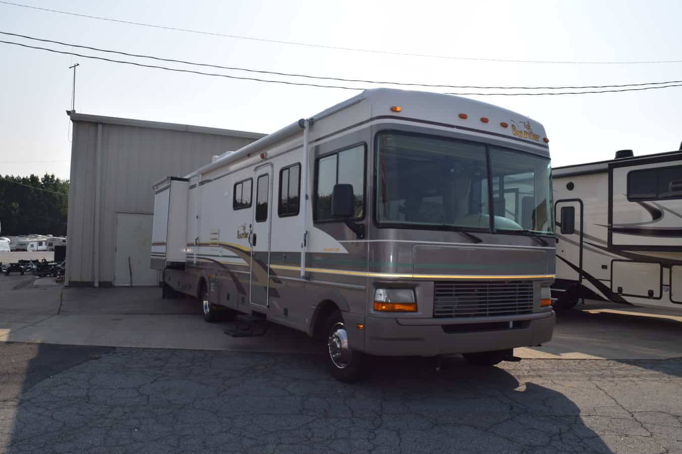 USED 2000 Fleetwood BOUNDER 34T