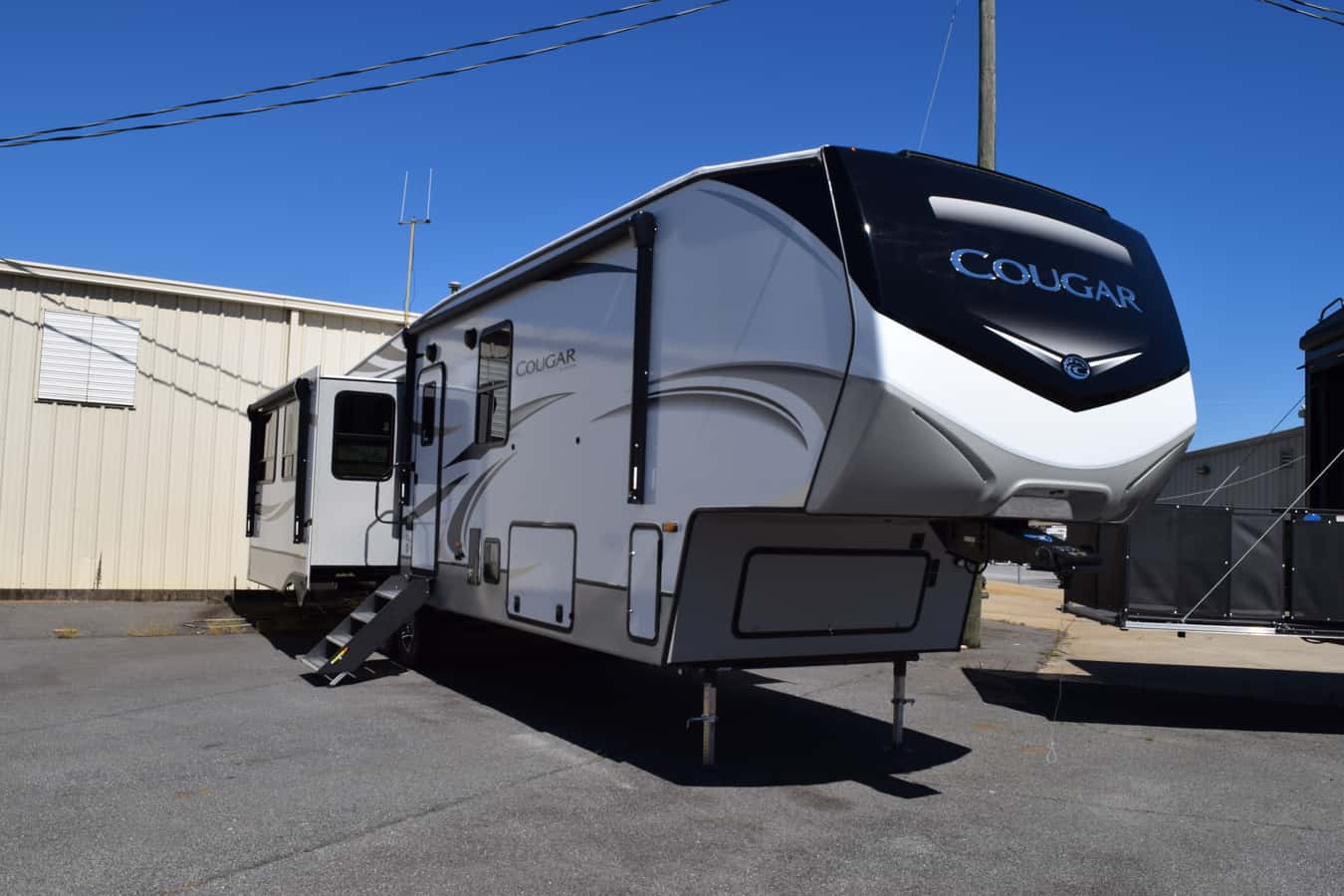 NEW 2022 Keystone COUGAR 355FBS