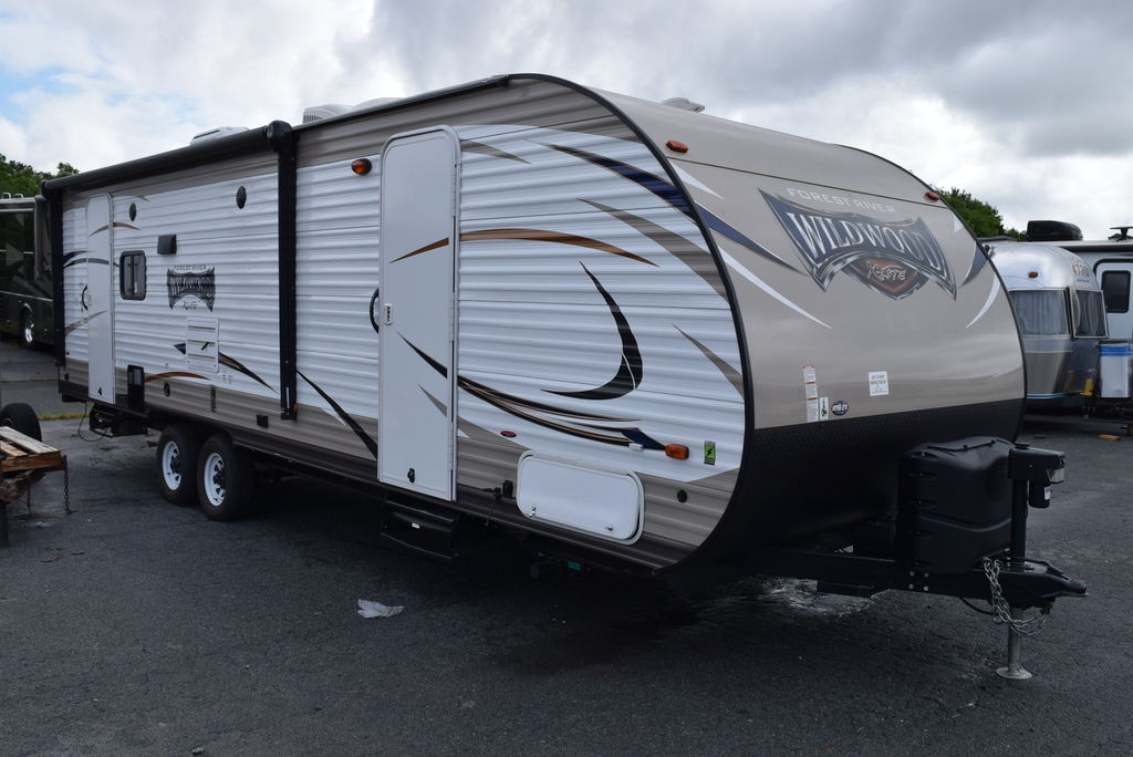 USED 2018 FOREST RIVER WILDWOOD 254RLXL