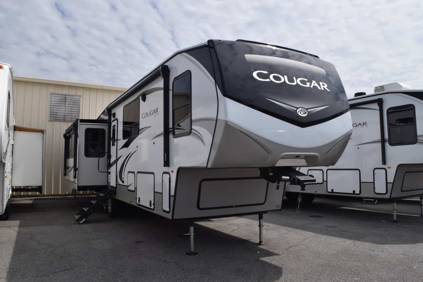 NEW 2022 Keystone COUGAR 368MBI