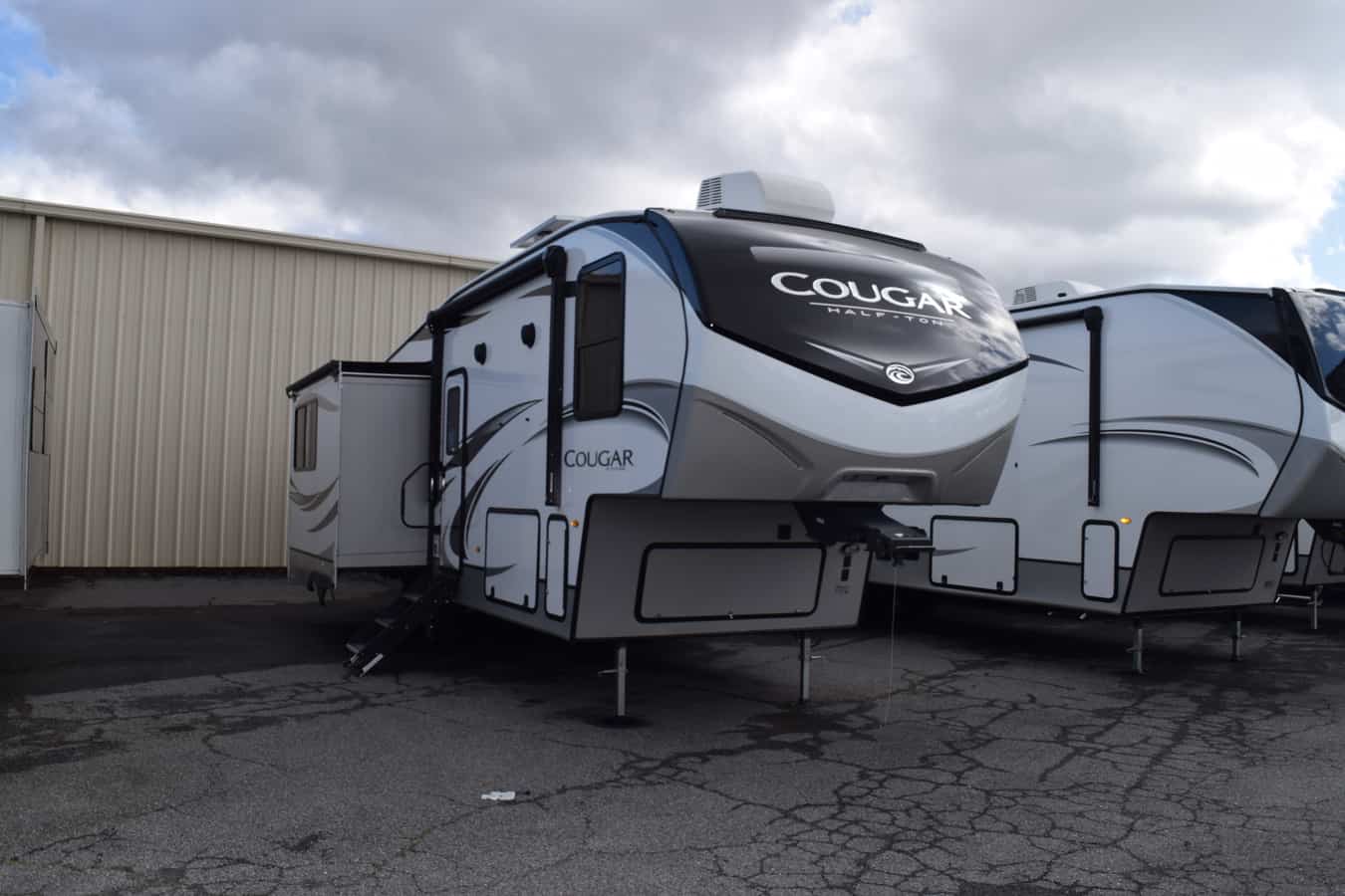 NEW 2022 Keystone COUGAR HALF-TON 27SGS