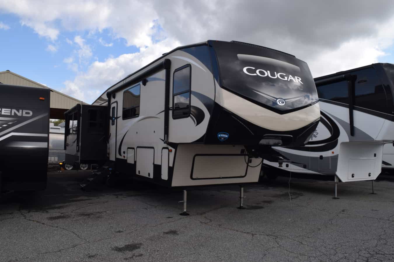 USED 2018 Cougar COUGAR 368MBI