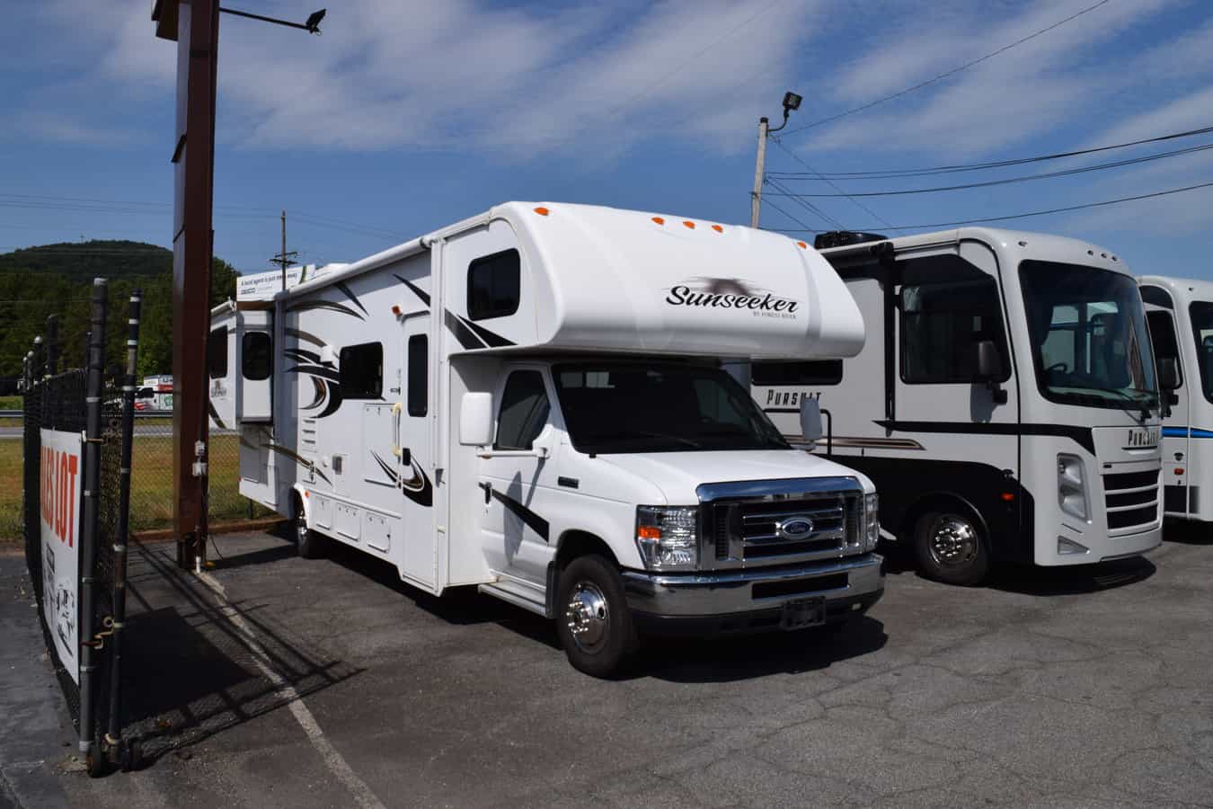 USED 2015 Forest River SUNSEEKER 3010DS