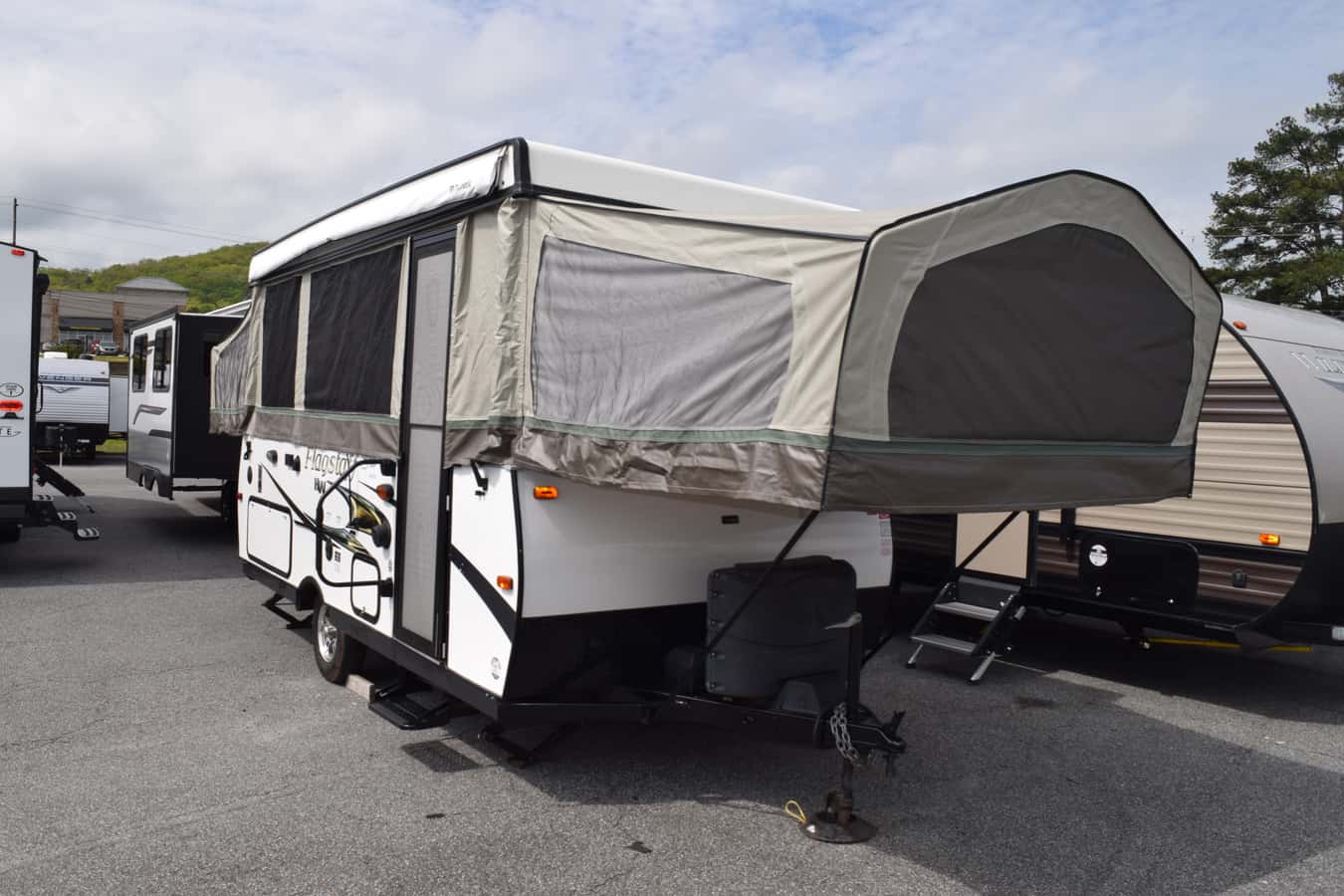 USED 2015 Forest River FLAGSTAFF 27KS