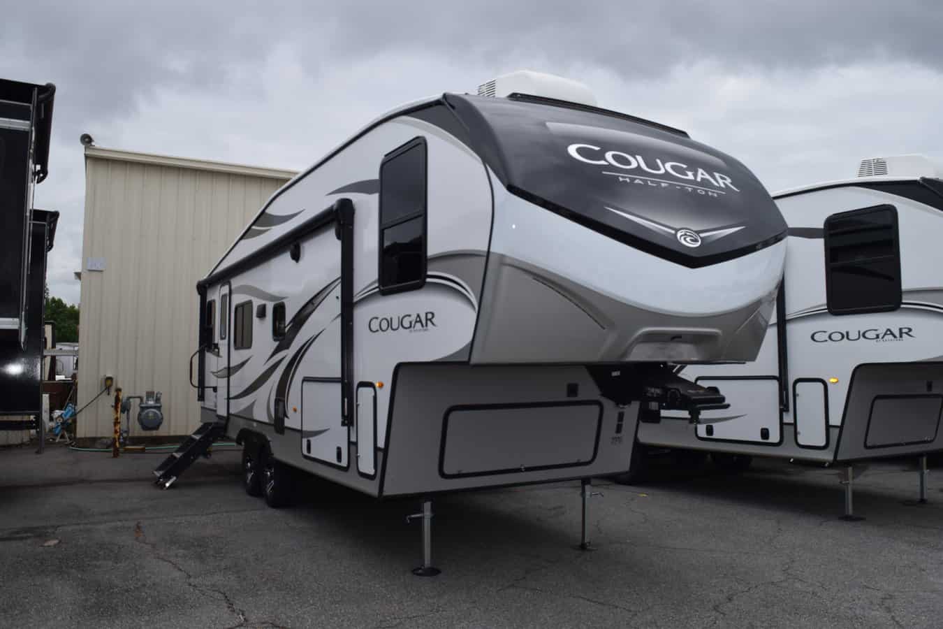 NEW 2022 Keystone COUGAR HALF-TON 24RDS