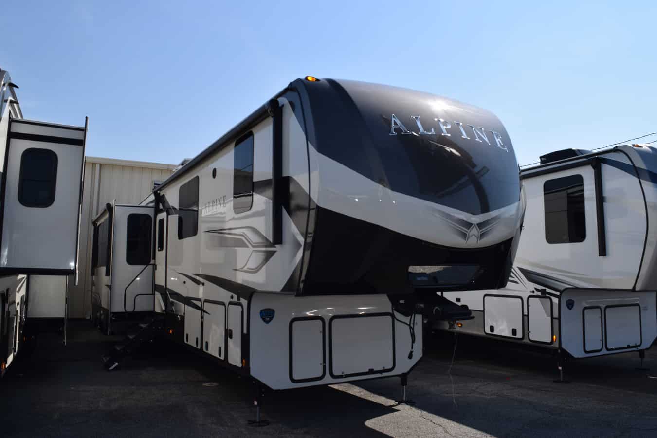 NEW 2022 Keystone ALPINE 3910RK