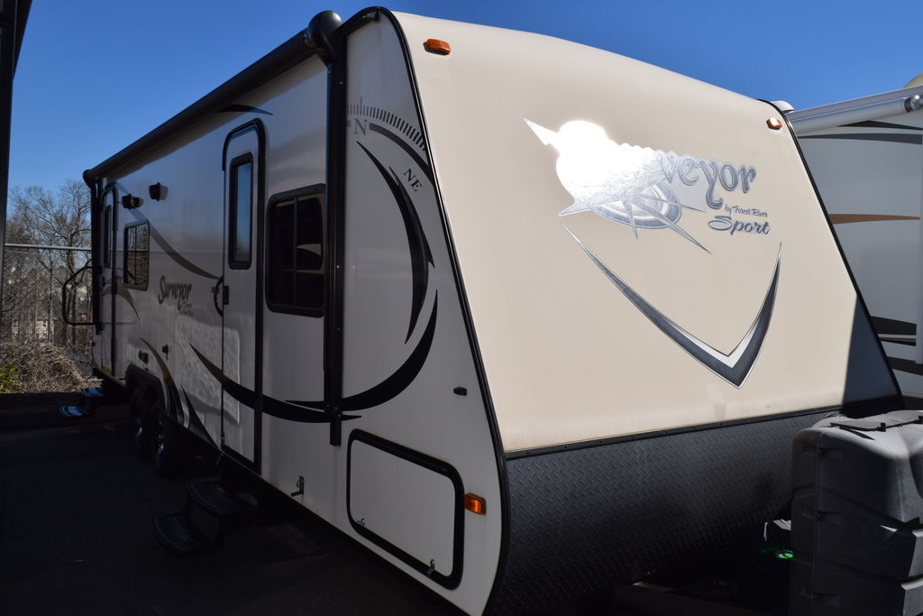 2014 FOREST RIVER SURVEYOR 264RKS